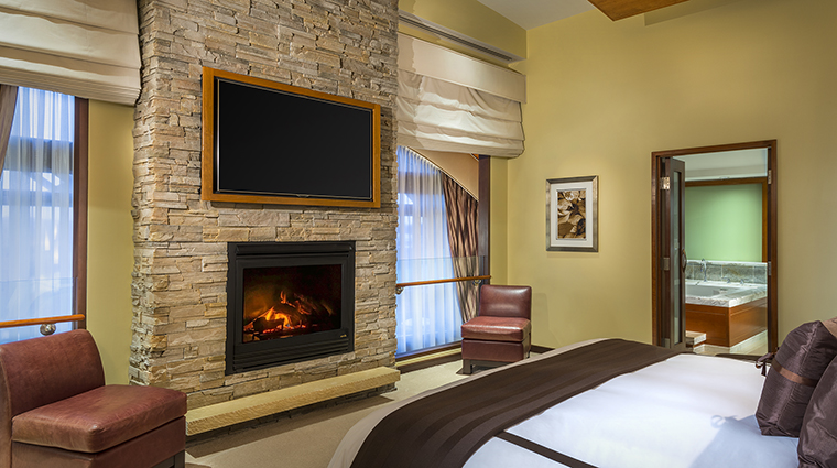 The Lodge at Turning Stone Resort Casino - The Adirondacks Hotels - The ...